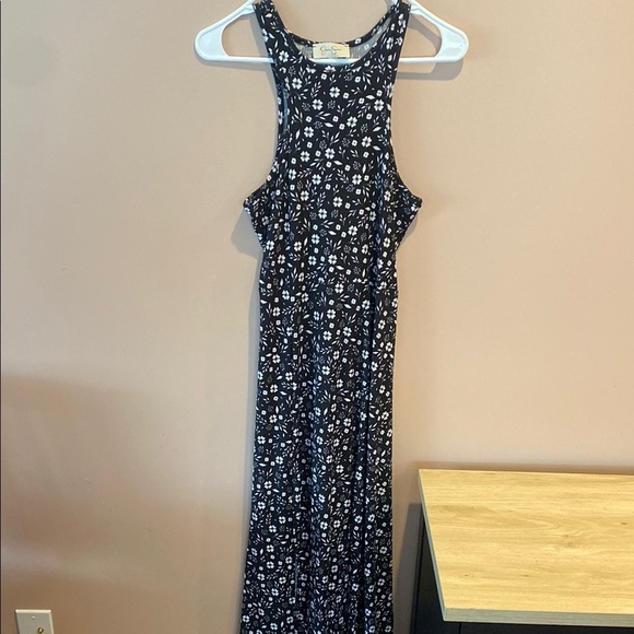 Black and White Floral MIDI Dress - Picture 1 of 4